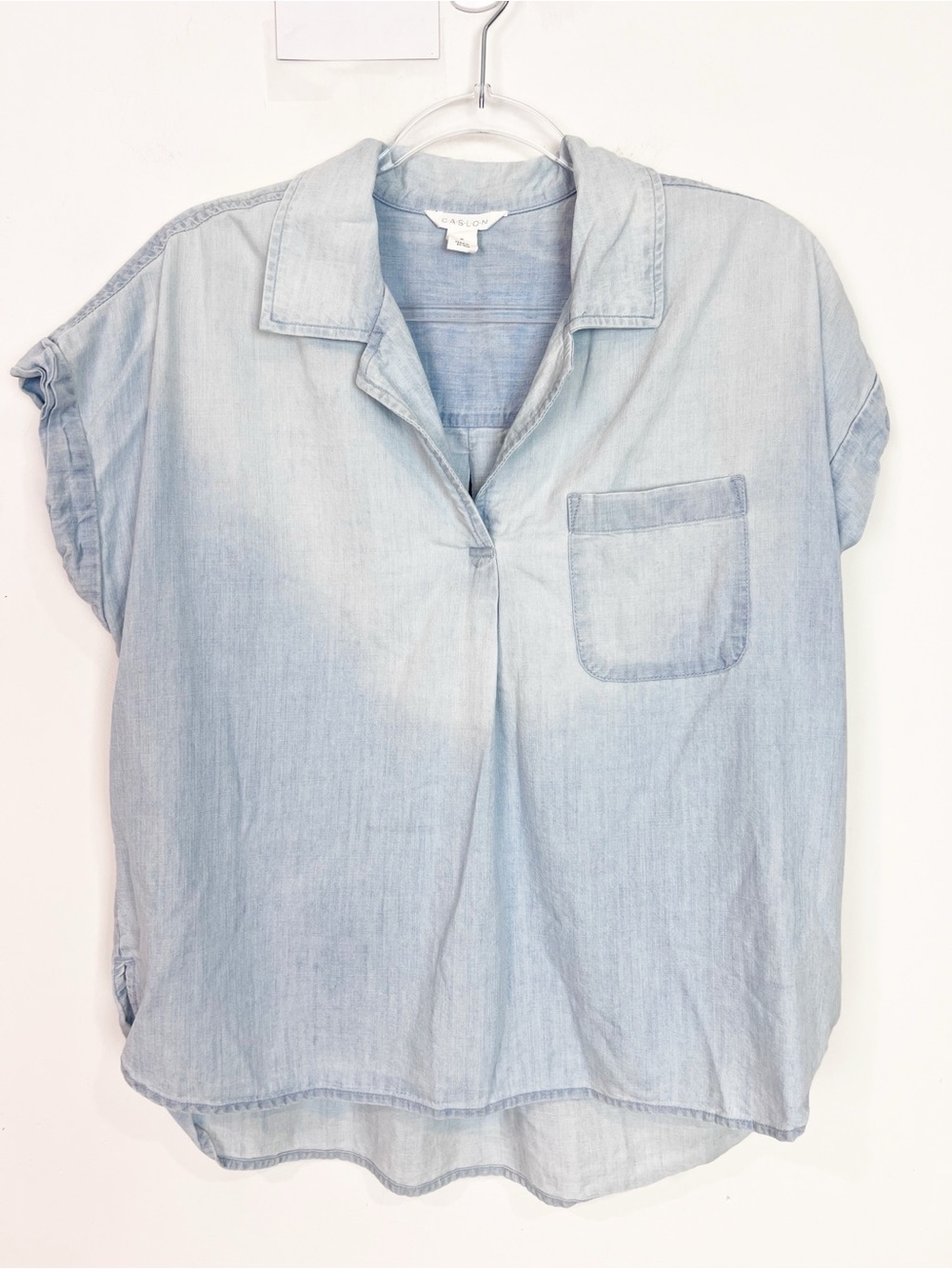 CASLON LIGHT DENIM CHAMBRAY CAP SLEEVE POLO SHIRT WOMENS SZ MEDIUM